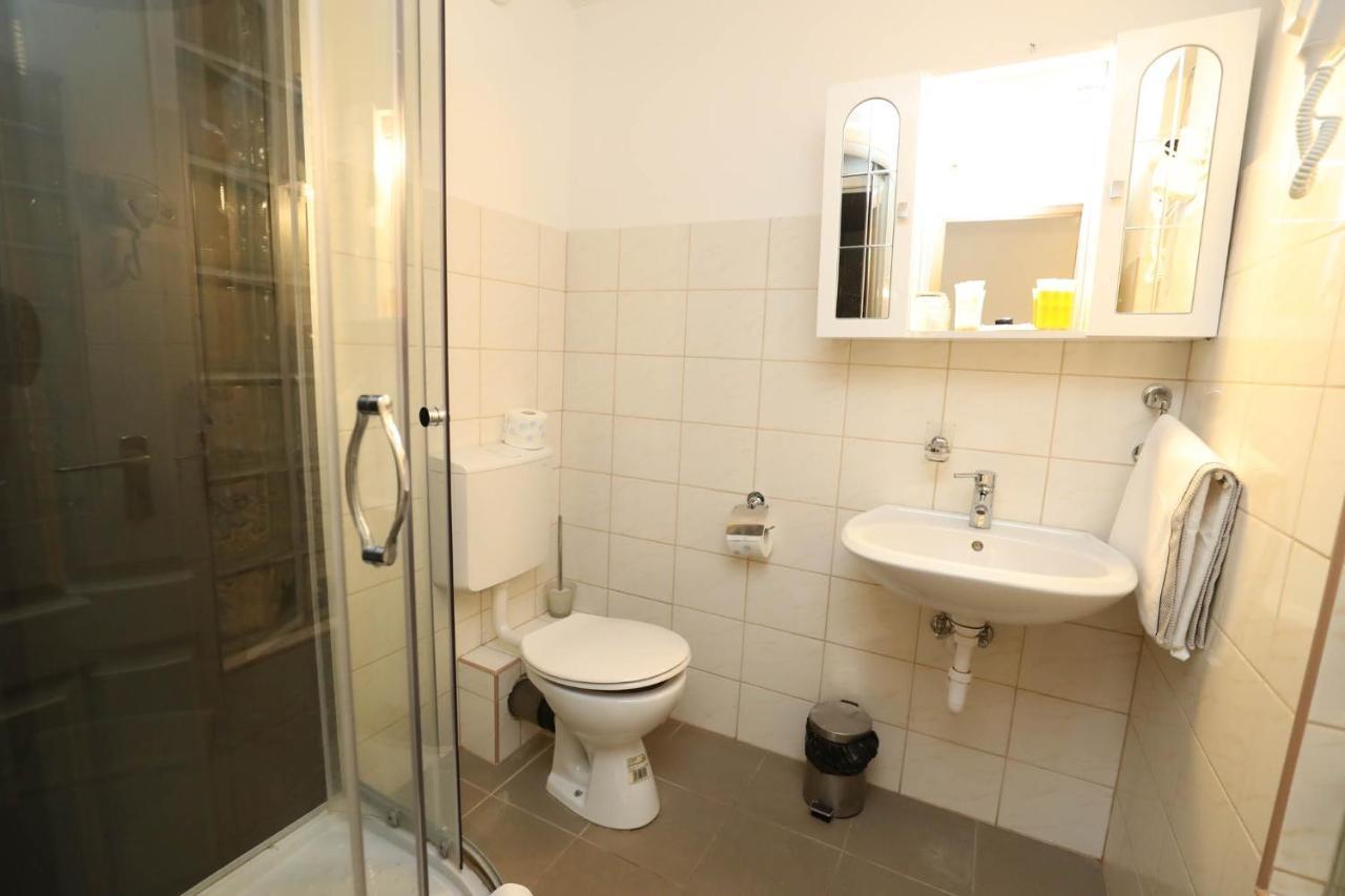 Hotel California Budapest Ngoại thất bức ảnh